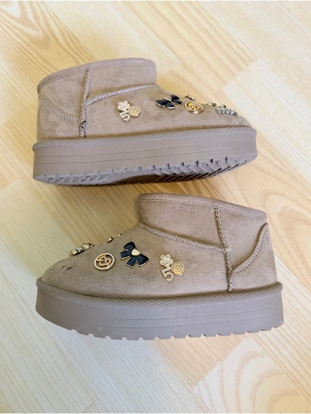 🌈6/$10 C&C California Plush Beige Winter Booties with Decorative Charms
